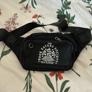 Illumicrate belt bag